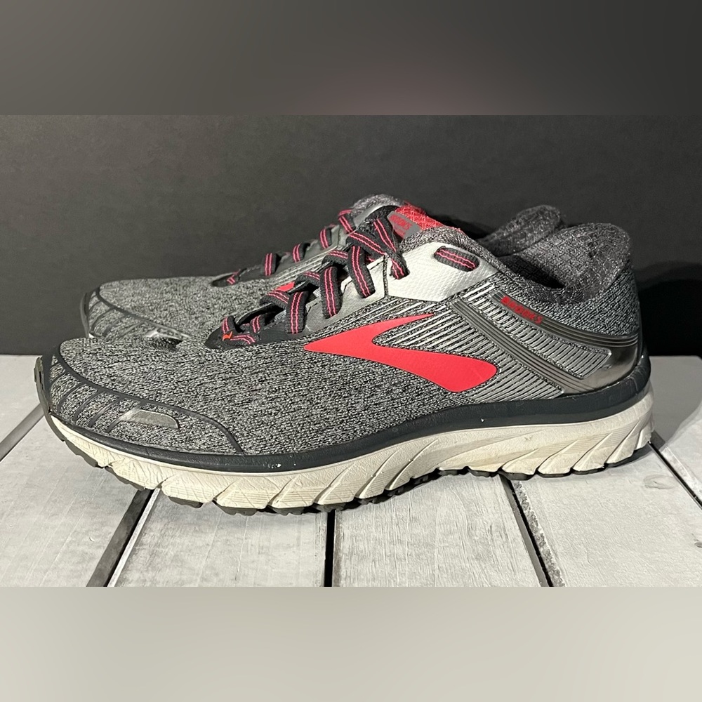 Brooks Adrenaline GTS 18 Gray & Pink Running Shoes, Women’s 6.5